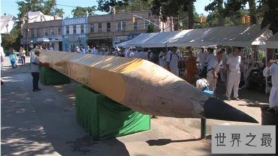 ​世界上最大的铅笔，有23米长、9,7吨重