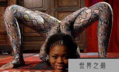 ​世界上六个奇怪的橡胶人,印度人的灵活性,可以通过网球拍