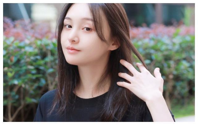 10大人气女星排名，鞠婧祎第2唐嫣杨幂未入围，第1居然是她？
