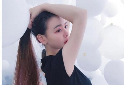 ​世界冠军谭思欣秀起一字马, 曾在19岁便选择退役, 如今美到认不出