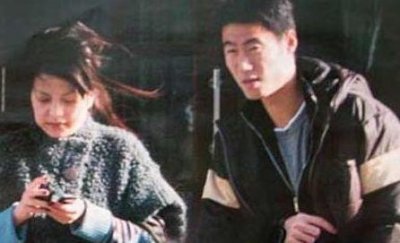 ​世界冠军王励勤妻子近照，长成这模样，难怪和赵薇成不了夫妻！