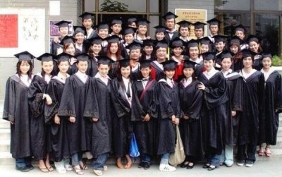 ​他曾和杨紫是同班同学，比张一山还帅，今接戏不断越来越红