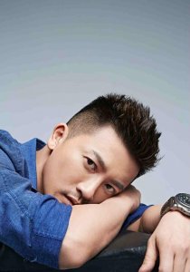 ​苏有朋小五岁娇妻曝光，原来是我们熟悉的她？网友：难怪他会隐婚