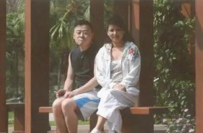 ​周立波前后两任妻子都爱他要死要活，图啥？