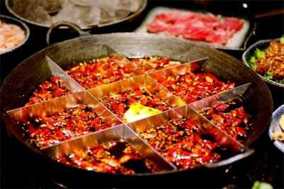 ​广州重庆火锅店锅底料一周重复利用560次 这个消息令人作呕