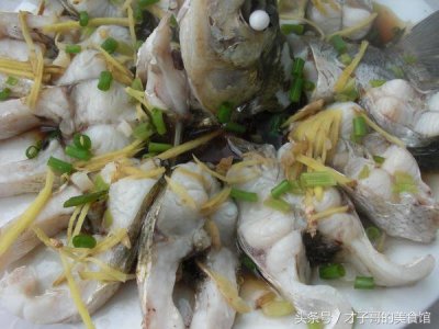 ​你也可以简单快速的在家做出好吃的清蒸白花鱼
