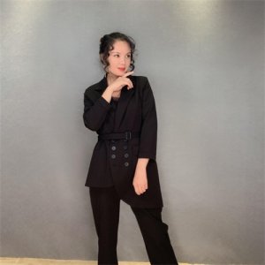 ​女款西装：用英姿飒爽的女性西装展现出你别有韵味的那一面