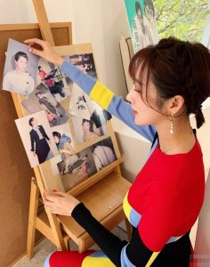 ​陈浩民小16岁娇妻近照曝光，身材窈窕小腹平坦，曾5年剖4胎引热议