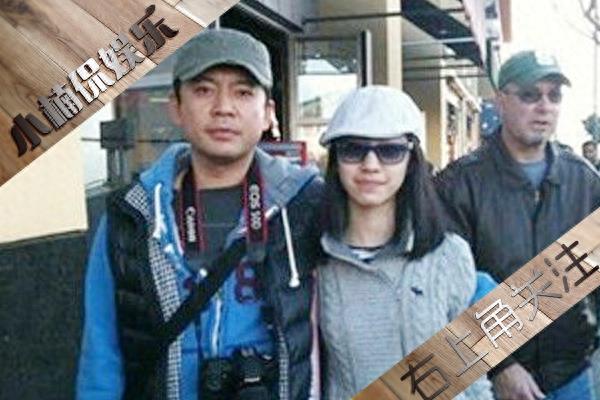 54岁何政军近照，与妻子恩爱24年，学霸女儿是校花