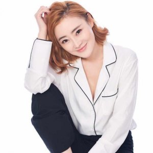 ​杨淼《儿孙幸福计划》开机 演绎时尚大模