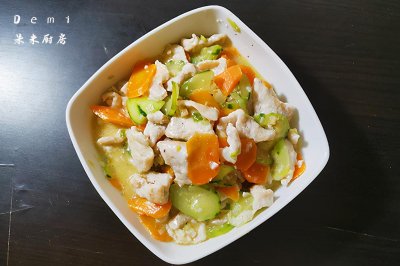​滑溜里脊的详细做法，只需几个技巧，肉片滑嫩白净，入口清爽适口