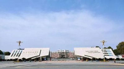 ​【百年名校】一位落榜生缔造的名校-江西高安中学