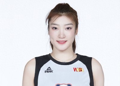 ​190cm女篮第一美女美照，颜值高身材傲人，网友：比李梦漂亮