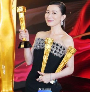 ​她是港剧女王，三届视后，居然喜欢这个