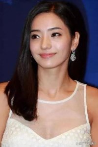 ​美艳性感的韩彩英，号称＂人间芭比＂