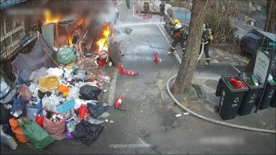 ​拾荒废品塞满家！北京一八旬老人家中起火遇难