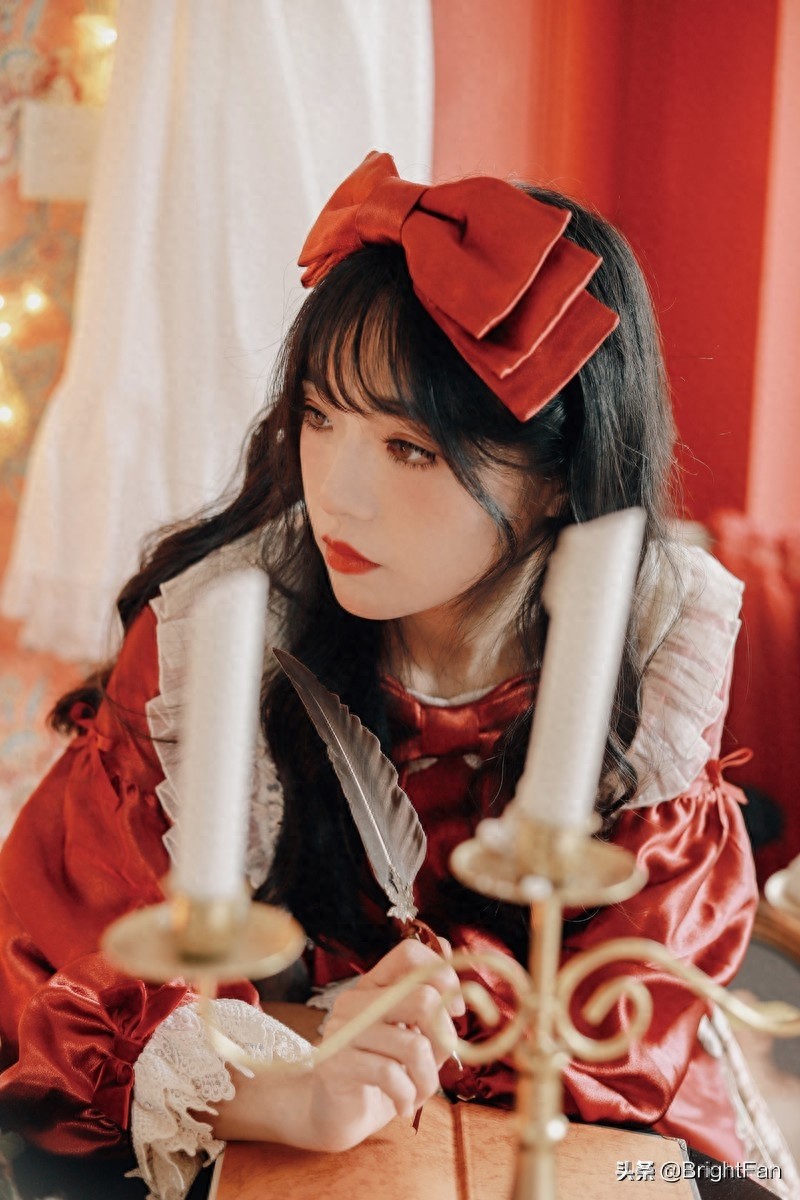 大眼睛萝莉美女女仆装俏皮养眼写真图片