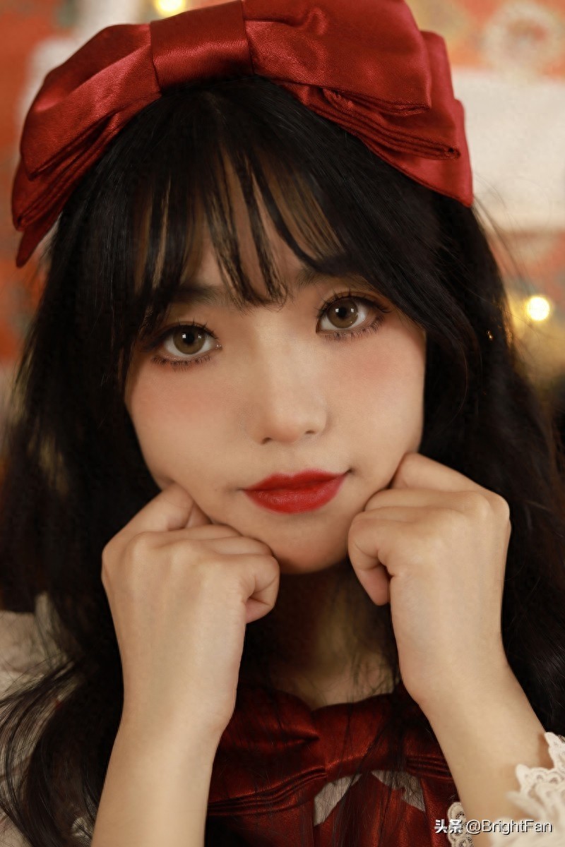 大眼睛萝莉美女女仆装俏皮养眼写真图片