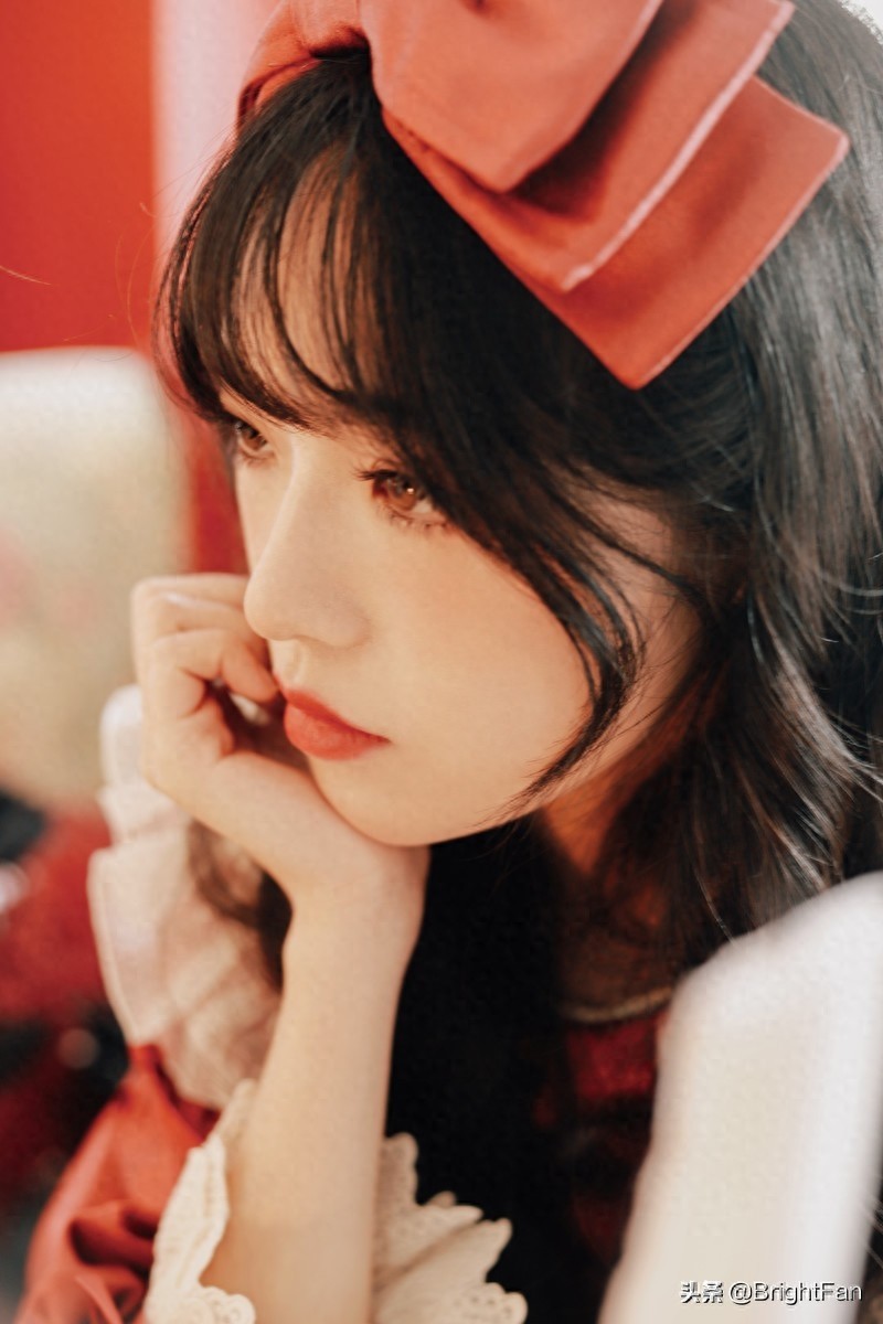 大眼睛萝莉美女女仆装俏皮养眼写真图片