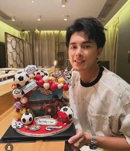 ​TVB力捧小生何广沛生日会在剧组过，陈晓华、何依婷和郭晋安参加