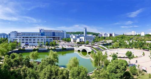 湖北专科学校排名榜(湖北省公办高职专科学校排行前十)插图6