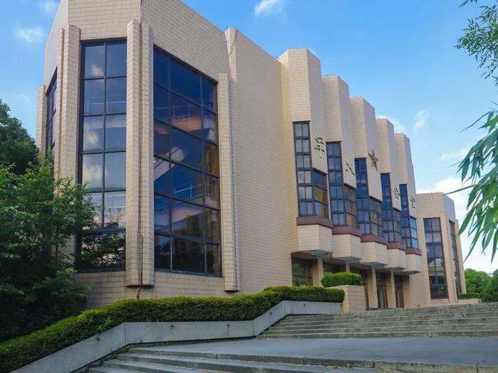 海军军医大学2025年普通高中毕业生招生简章(附招生计划)