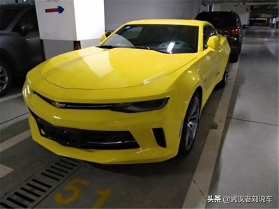 36万提了台科迈罗,实车很帅,车主:比福特野马回头率高多了