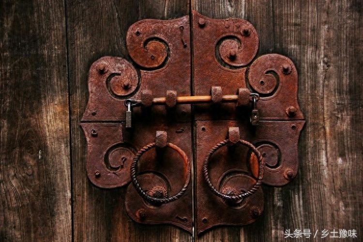 古代的门环奇形百态，各有各的寓意，认识3个的就能成为专家了！
