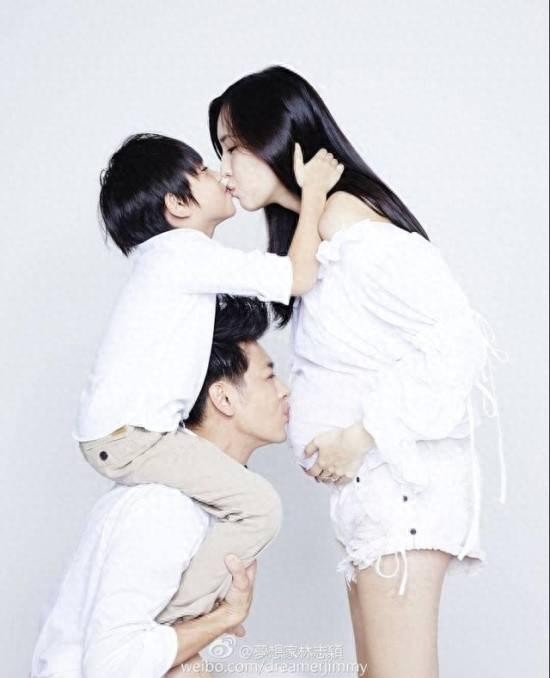 当呆萌的小小志长大了,越发帅气了,最后一张好幸福