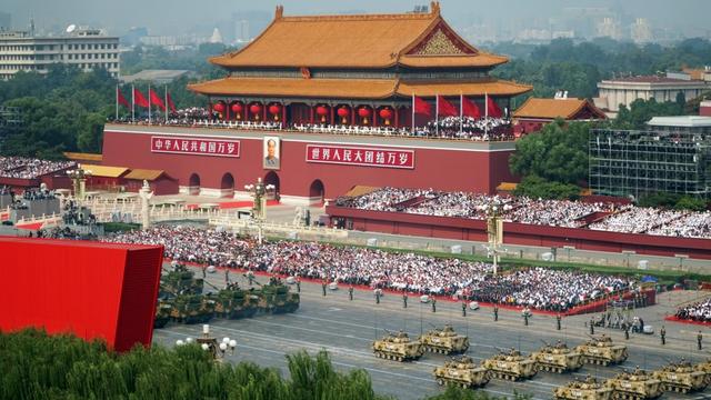 国庆70周年航拍看阅兵（高空俯拍国庆70周年阅兵）(5)