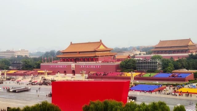 国庆70周年航拍看阅兵（高空俯拍国庆70周年阅兵）(1)