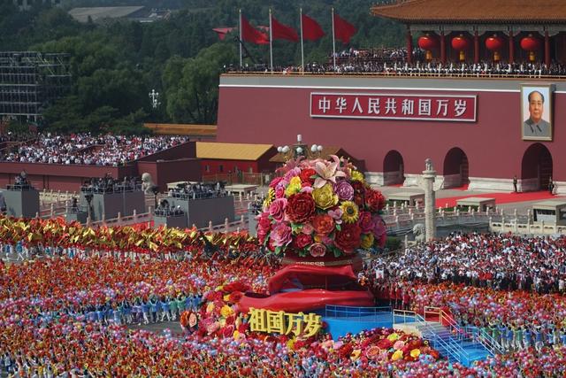 国庆70周年航拍看阅兵（高空俯拍国庆70周年阅兵）(7)