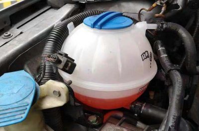 ​防冻液可以自己直接添加吗