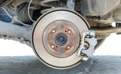 ​刹车锅子烫手怎么办