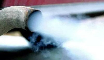 ​汽车冒白烟是怎么回事