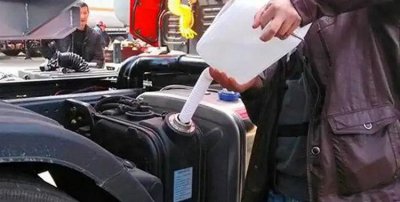 ​汽车尿素多久加一次