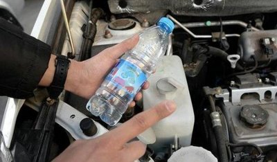 ​汽车水箱加水可以吗 汽车水箱加水有什么影响