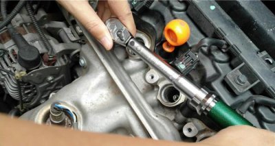 ​安装火花塞一定要扭矩扳手吗 火花塞的扭力是多少