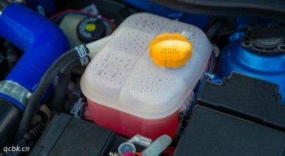 ​汽车水箱开锅还能继续开吗