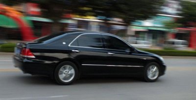 ​汽车行驶中有顿挫感是怎么回事