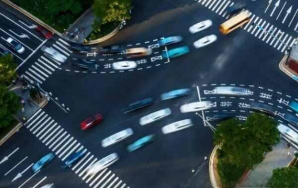 开车不小心闯红灯怎么处罚?车闯红灯扣几分罚款多少-