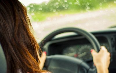 ​车的方向盘有异响怎么解决