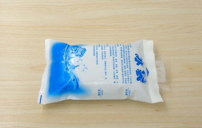 注水冰袋怎么放水