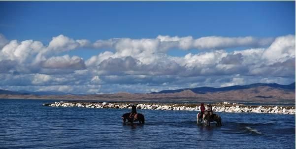 中国世界上最大的咸水湖