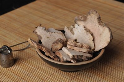 ​土茯苓的作用与功效（清利湿热强 解汞毒）