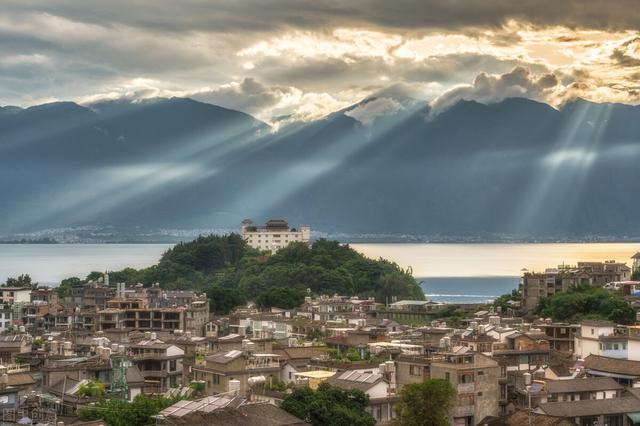 合村并镇跟村庄搬迁是一回事吗（合村并镇是否会启动）(1)