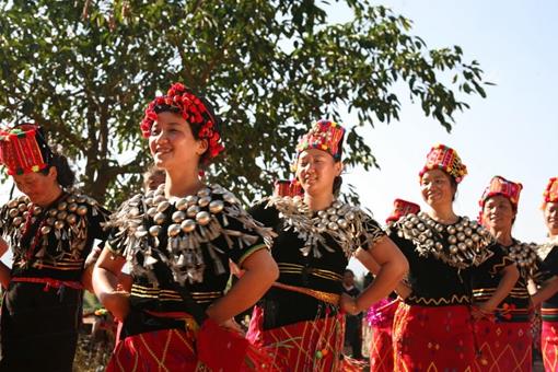 景颇族“目瑙”起源的传说是怎样的?