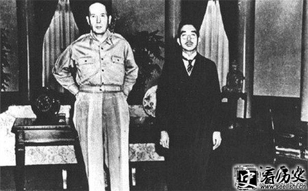 麦克阿瑟图片（左)