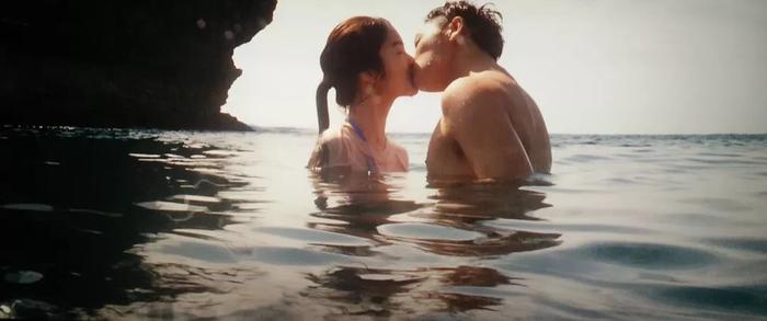 酷似刘亦菲的女星有3位，刘诗诗杨采钰已名声不小，她却还未出名