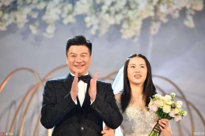 ​李金羽41岁大婚，新娘不是殷桃是普通人，多名前国脚出席婚礼嘉
